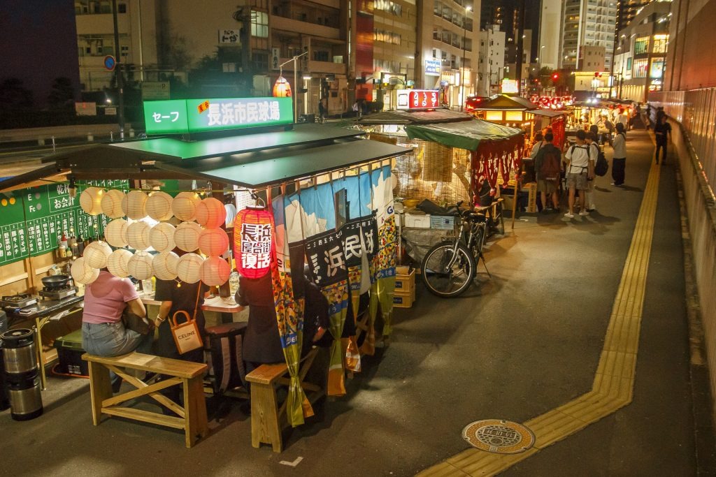 Yatai: 户外餐饮的美食享受