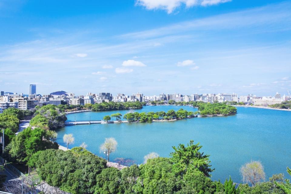 大濠公園是位於市中心的美麗綠洲