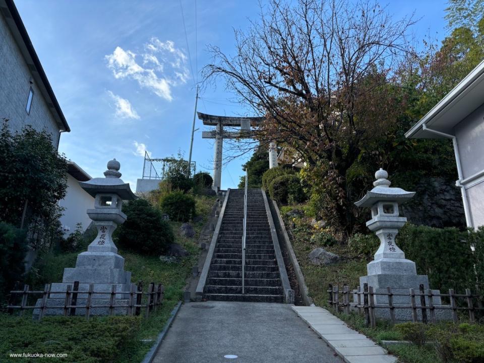 kogarasu-shrine