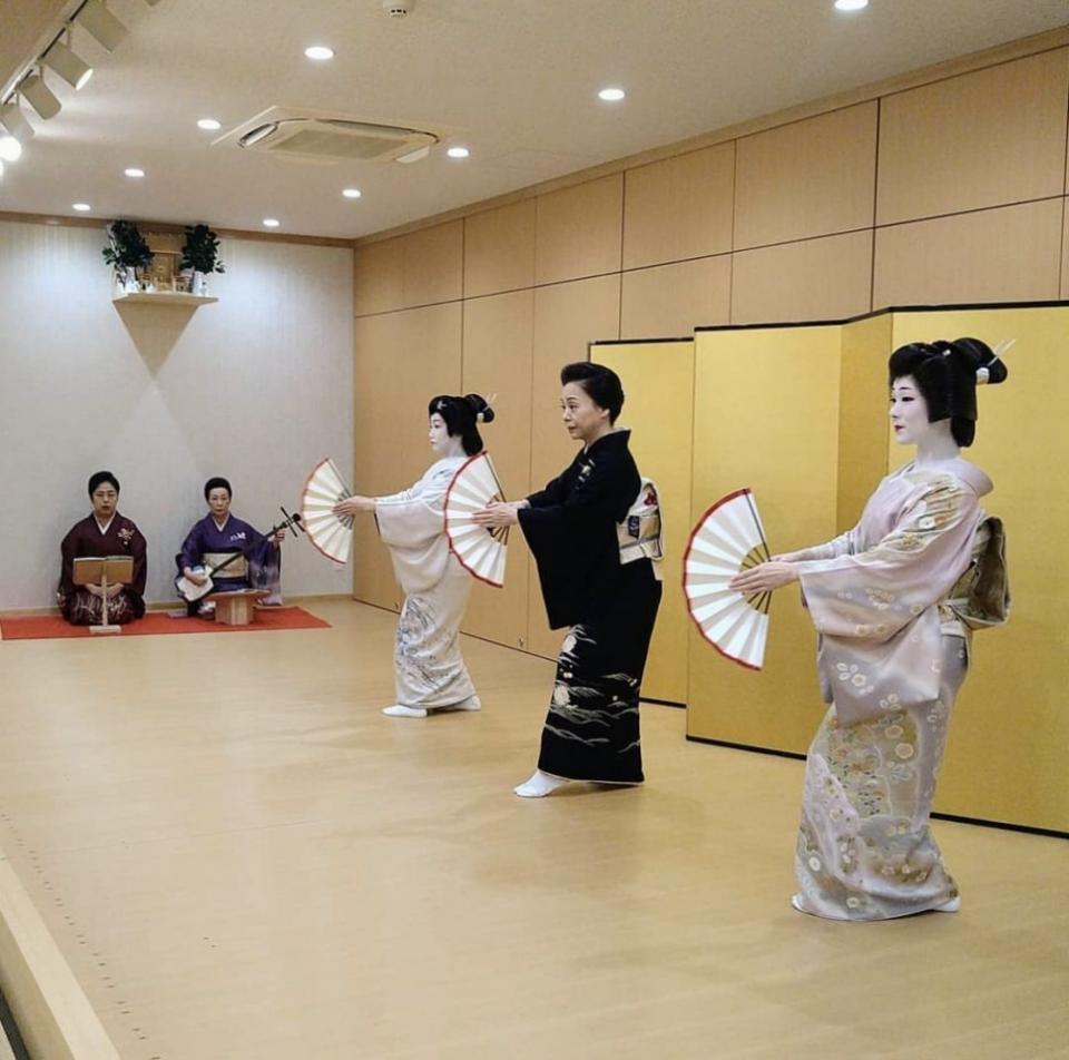 Geisha Performance　 　Hakata Traditional Performing Arts Centre