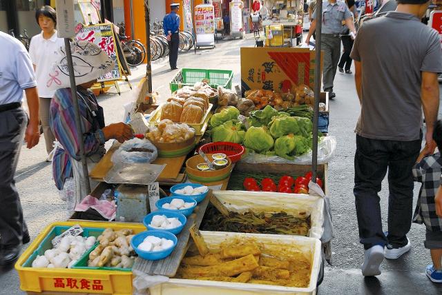 Wheeled Cart Stalls of Nishijin