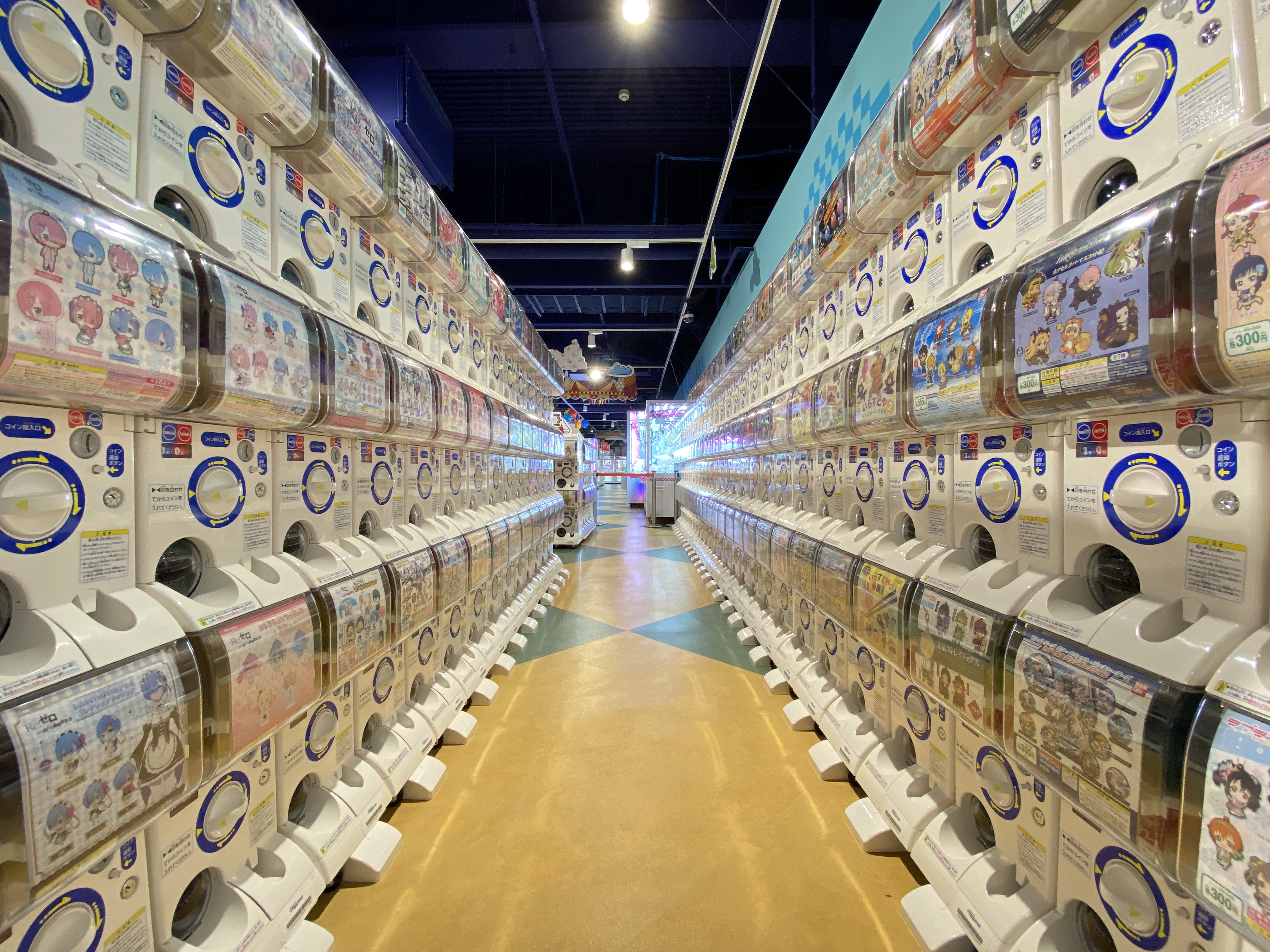 Gashapon Department Store (Capsule Toys Store)